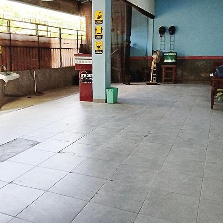 D'Kost Ketintang Hotell Surabaya Eksteriør bilde