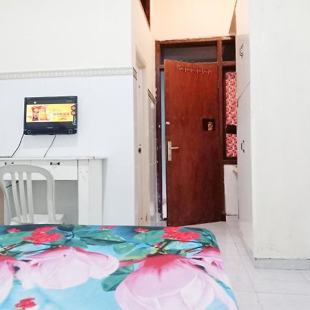 D'Kost Ketintang Hotell Surabaya Eksteriør bilde